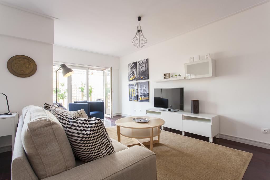 Joivy Superb 1-Bed Apt With Workspace And Terrace, Close To Avenida Da Liberdade Lisbon Exterior photo